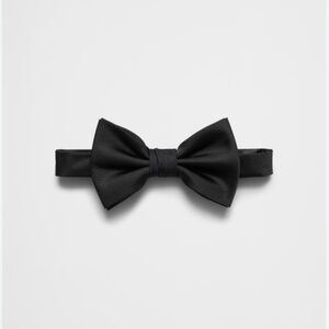 Banana Republic Factory Outlet Classic Bow Tie